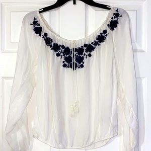 70’s Off the Shoulder Flower Top🤍